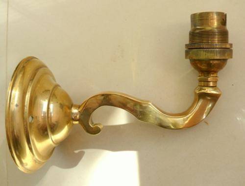 SMALL BRASS WALL LIGHT,ELECTRICAL