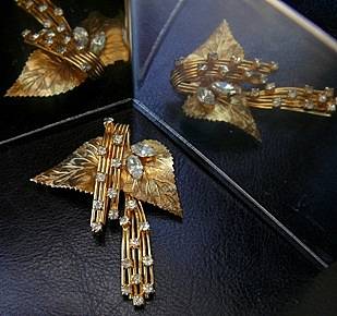 BEAUTIFUL VINTAGE BROOCHE,EXCELL.COND.