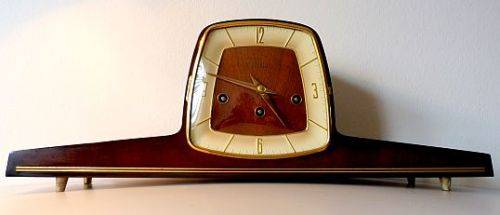 HERMLE 8 DAY WESTMINSTER CHIMING MANTEL CLOCK IN WORKING CONDITION.