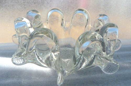 GLASS BOWL IN UNUSUAL DESIGN. EXCELLENT CONDITION