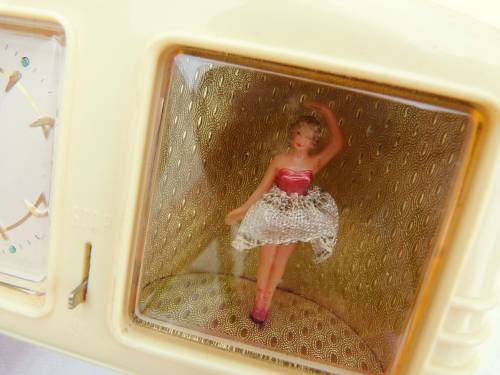 RETRO CLOCK WITH DANCING BALLERINA AND MUSICBOX SONG FOR ALARM