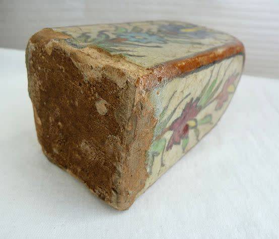 RARE ,ANTIQUE Iznik Pottery Persian Qajar Dynasty Vase. 15-17th Century. HIGH VALUE