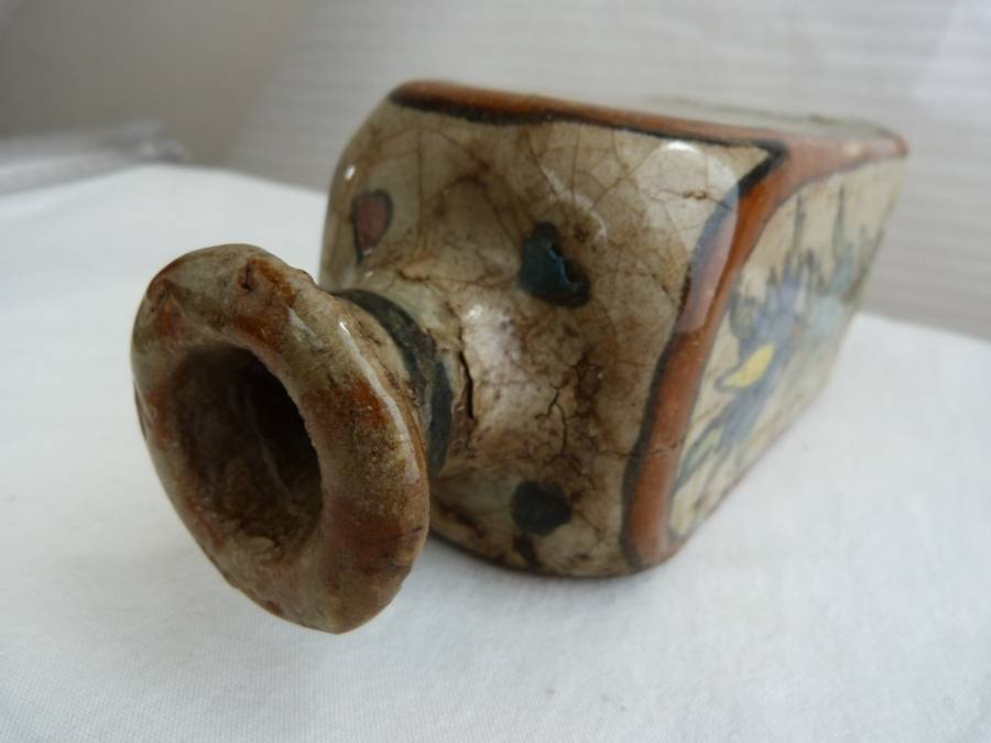 RARE ,ANTIQUE Iznik Pottery Persian Qajar Dynasty Vase. 15-17th Century. HIGH VALUE