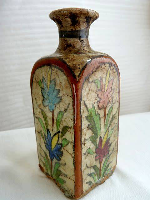 RARE ,ANTIQUE Iznik Pottery Persian Qajar Dynasty Vase. 15-17th Century. HIGH VALUE