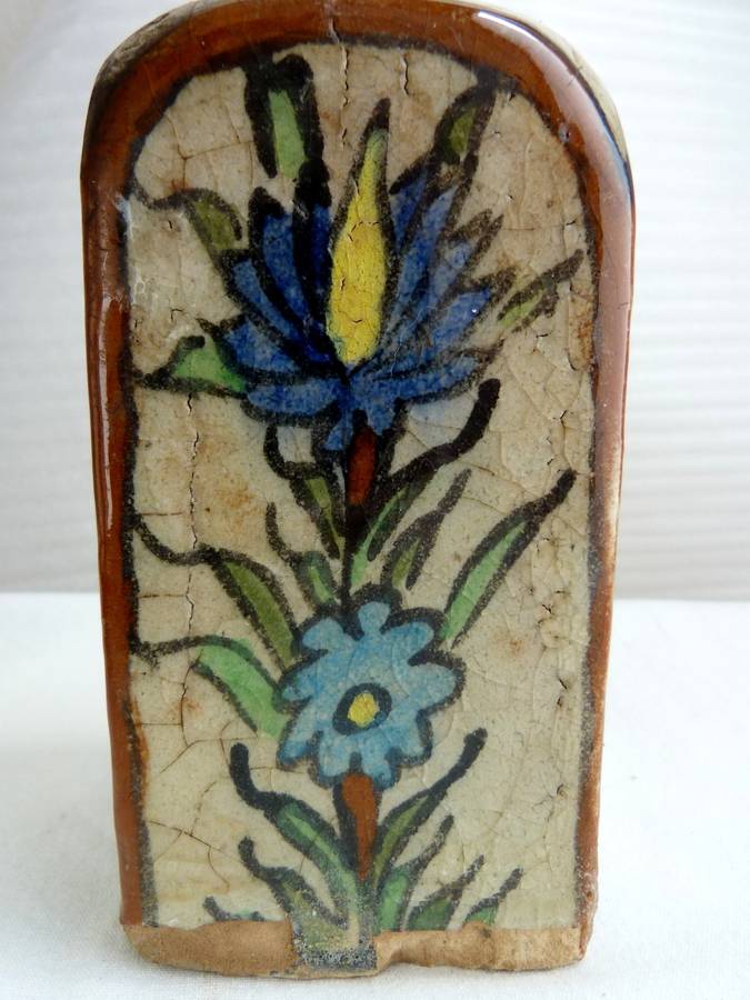 RARE ,ANTIQUE Iznik Pottery Persian Qajar Dynasty Vase. 15-17th Century. HIGH VALUE
