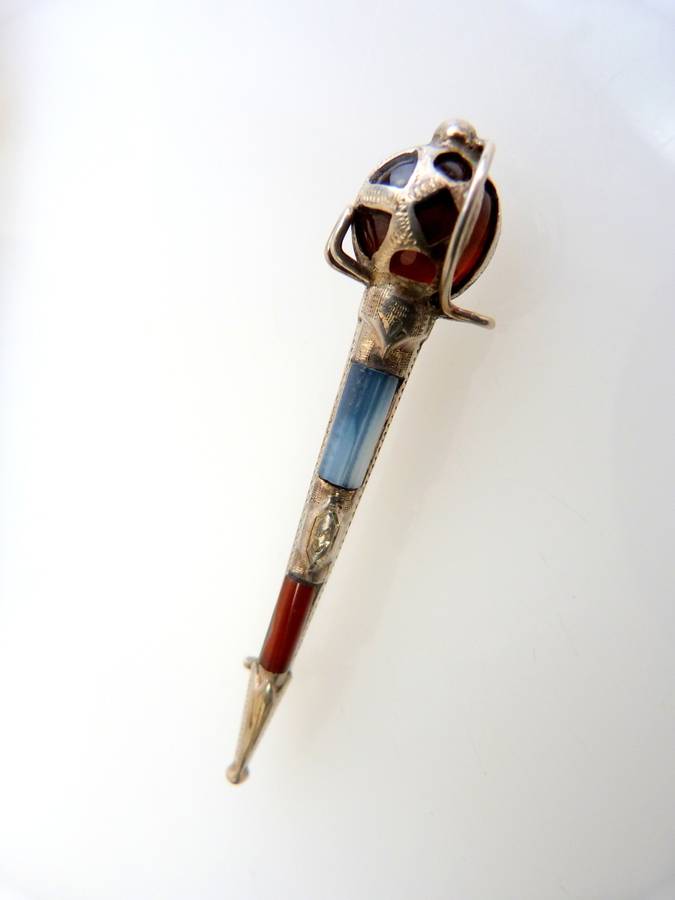 SCOTTISH BROAD BASKET HILT SWORD BROOCH .CA 1890. STERLING SILVER AND AGATE, EXCELLENT CONDITION