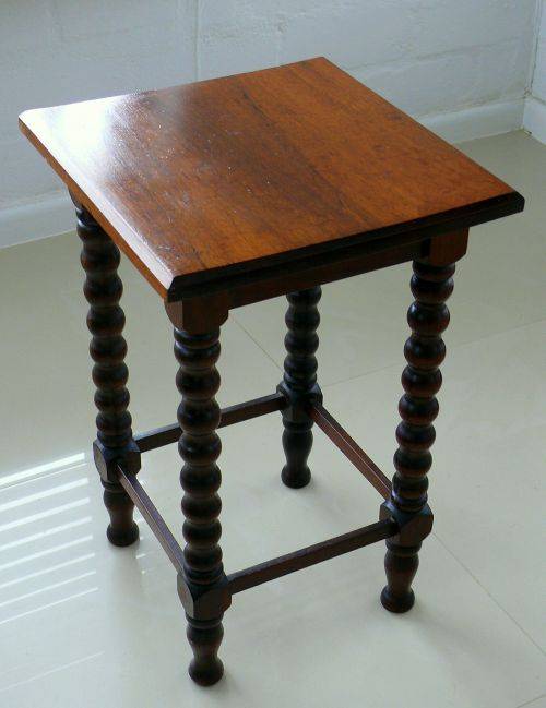 WOODEN SIDE TABLE WITH BALL TURNED LEGS