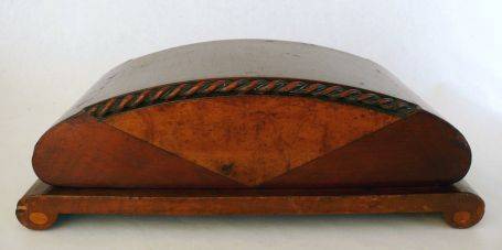 ART DECO VENEERED WOODEN CIGAR/CIGARETTE BOX