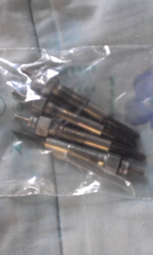 COURIER [ ranger ] wl motor 2.5 diesel glow plugs,tested and fine.4 for one price
