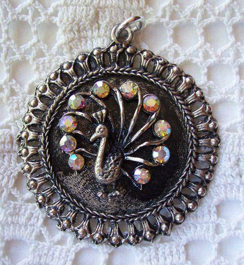 Stunning = Pendant