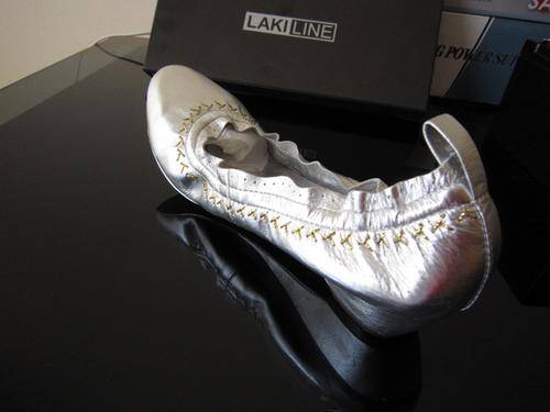 **GENUINE LEATHER** LAKILINE LADIES SILVER CURVVVi LEATHER LOW HEEL PUMP