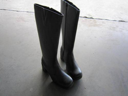 *Winter Essential* Ladies Knee Length Boots! Black size 3-8