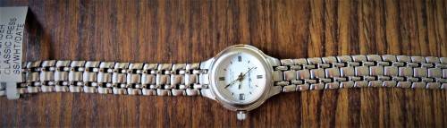 EDDIE BAUER FROM AMERICA LADIES WATCH