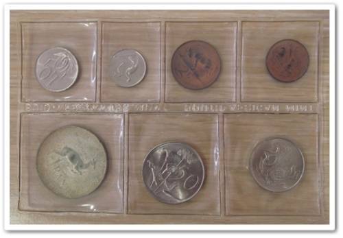 ** 1968 UNCIRCULATED COIN SET **  - ENGLISH SILVER R1 !! STARTING @ R1