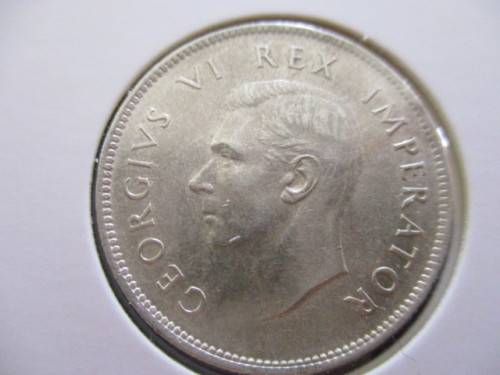 1943 2 shillings  - Excellent coin  - Judge condition as per photo