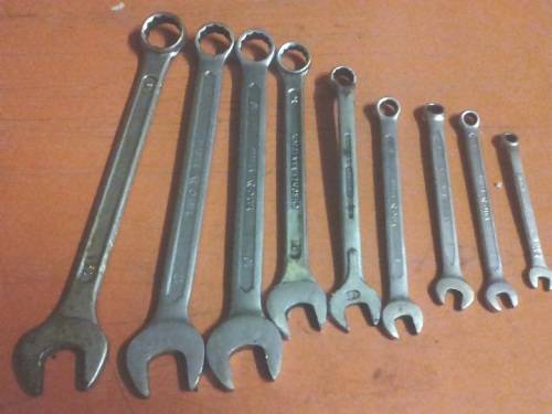 9x ring/flat spanners-in very good condition-sizes:19/17/16/14/11/9/8/7/6