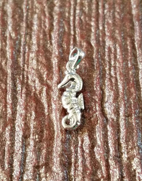 *925 Sterling Silver* Seahorse Pendant/Charm