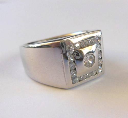 **0.73ct**CZ Men's Wedding Ring in 925 Sterling Silver**Size 11**