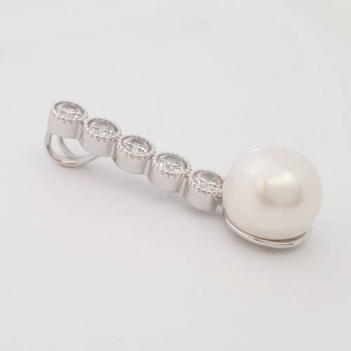 Pearl and 5CZ Pendant in 925 Sterling Silver
