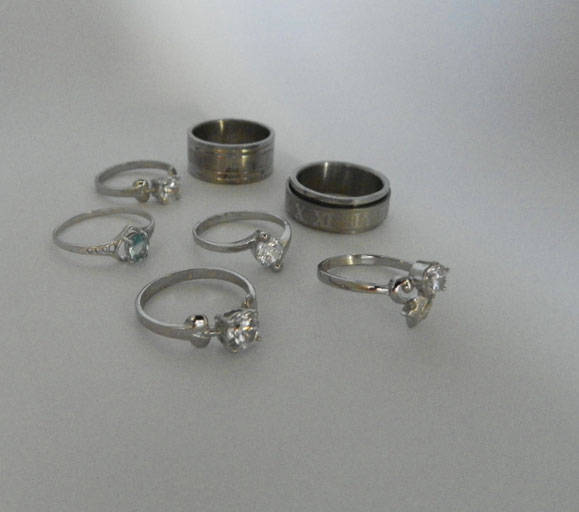 **GORGEOUS**BULK LOT SET OF 7**Mens and Womens Rings**