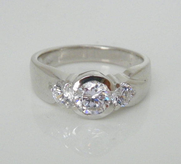 **STUNNING**1.51ctw GORGEOUS Engagement Ring in 925 Sterling Silver**Size R