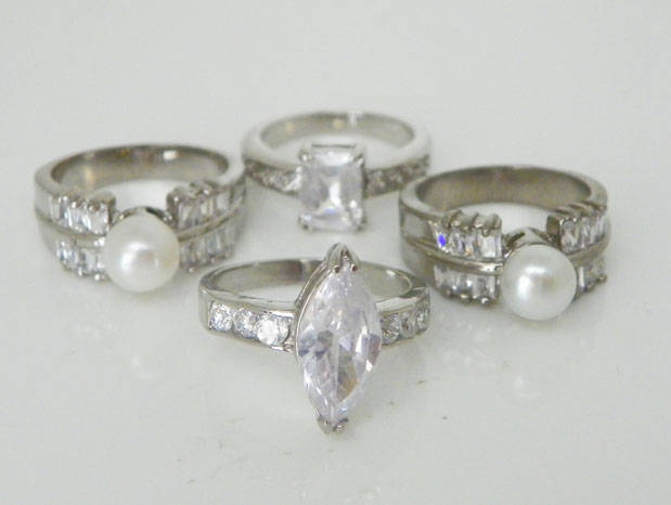 ***FANTASTIC VALUE*** Wholesale Lot of 4 rings***