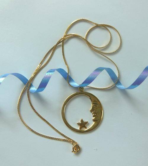 **BEAUTIFUL**Moon and Star Pendant with Necklace**