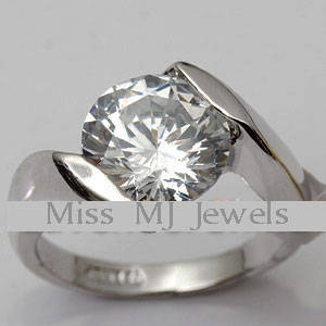 **4 ct Solitaire Engagement Ring**Magnificent sparkle**