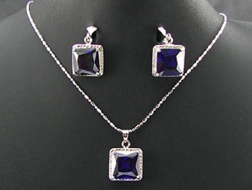 **GORGEOUS SIMULATED AMETHYST PENDANT & EARRING SET**