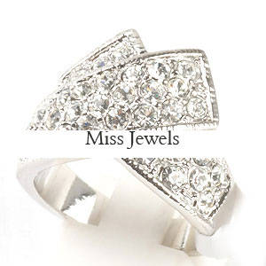 **SPARKLING**Cross Over Round Cut CZ Dress Ring**
