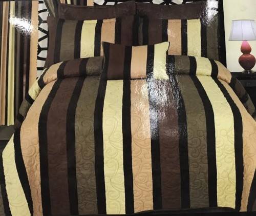 Beautiful Striped Design 5 Piece Queen Bedspread Set