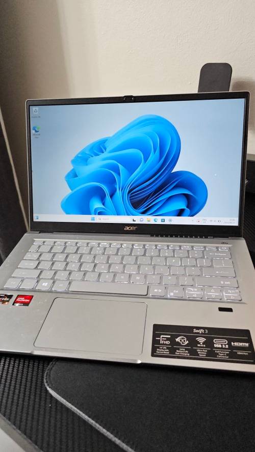 Acer Swift 3 - 14` Ryzen 5 8GB 512GB