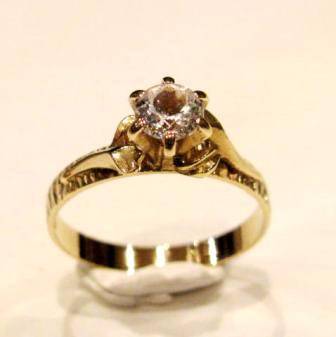 Vintage 9ct Solid Yellow Gold Ring