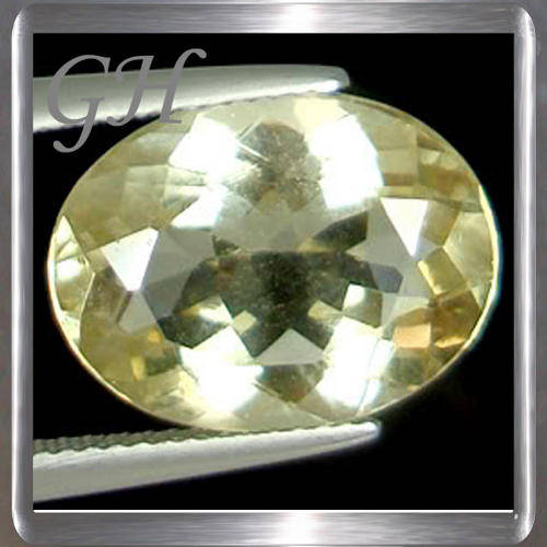 Natural Labradorite Pale Yellow 2.70ct Oval Cut, Dazzling Gemstone