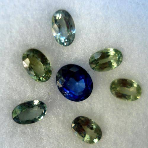 LOVELY SET BLUE OVAL  AND 6  GREEN OVAL SAPPHIRES TOTAL 2.79CT