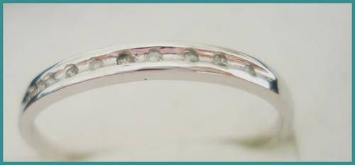DAINTY 10ct GOLD STACKER RING WITH DIAMONDS