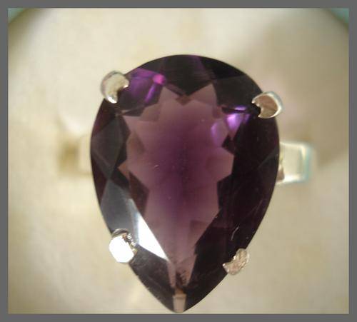 STUNNING SOLID .925 STERLING SILVER RING WITH HUGE PEAR SHAPED AMETHYST SIZE 8