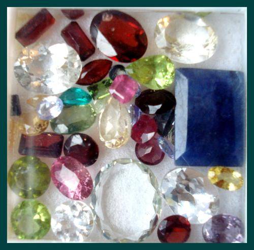 LOVELY SET OF MIXED GEMS 33.19 CT   Emerald, green amethyst garnets opaque sapphire etc
