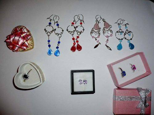 December gift Packs ! Perfect as a gift! 3 packs available in this auction.