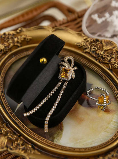 Black Oval Shaped Ring Storage Box