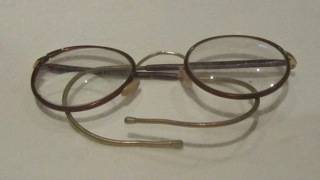 Vinatge Spectacles / Eye Glasses and Case