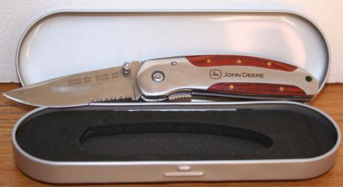 John Deere Pocket Knife - new with case