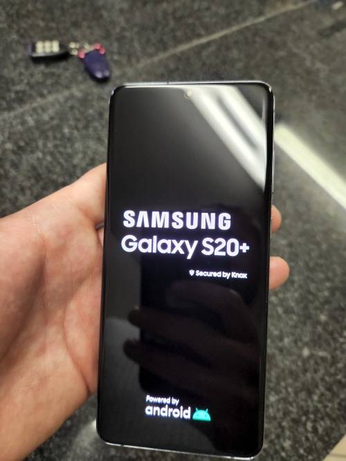 SAMSUNG S20 + (PLUS) LIKE NEW!!! INCLUDES RINGKE COVER