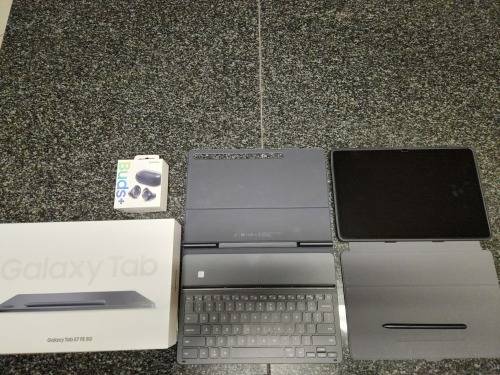 SAMSUNG GALAXY TAB S7 FE 5G + GALAXY BUDS PLUS, BRAND NEW CONDITION.
