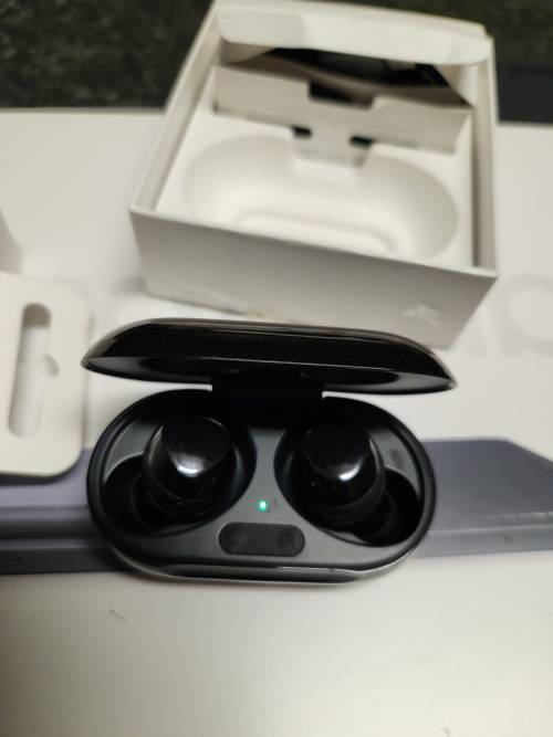 SAMSUNG GALAXY TAB S7 FE 5G + GALAXY BUDS PLUS, BRAND NEW CONDITION.