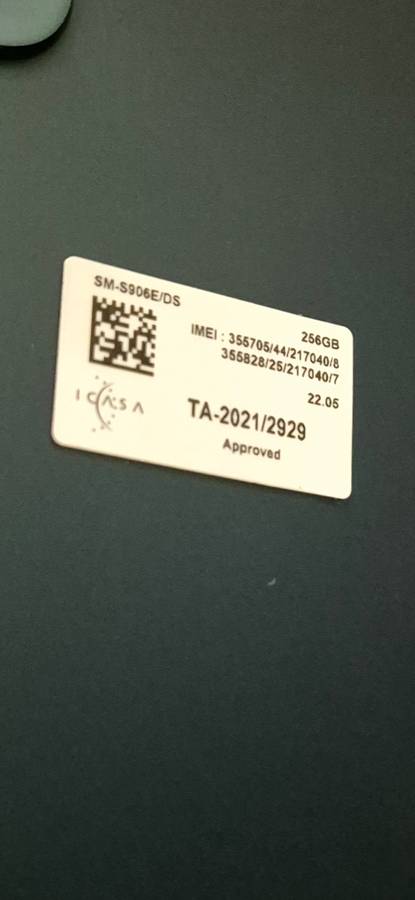 ***IMMACULATE*** Samsung Galaxy S22 PLUS  5G 256 GIG DUAL SIM!