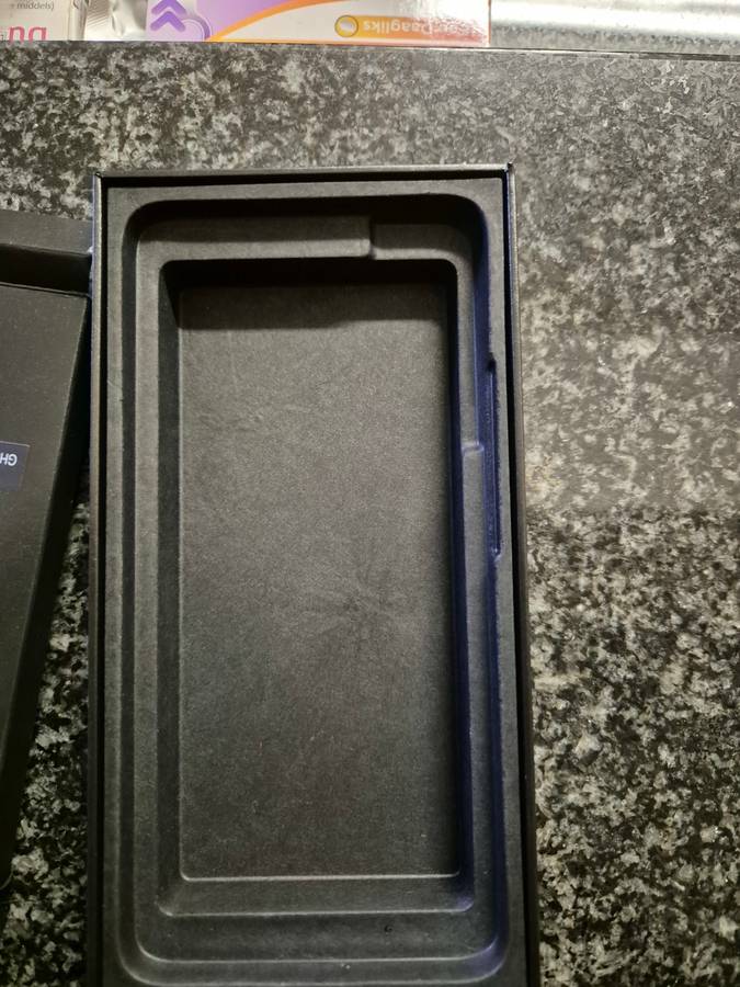 ***IMMACULATE*** Samsung Galaxy S22 PLUS  5G 256 GIG DUAL SIM!