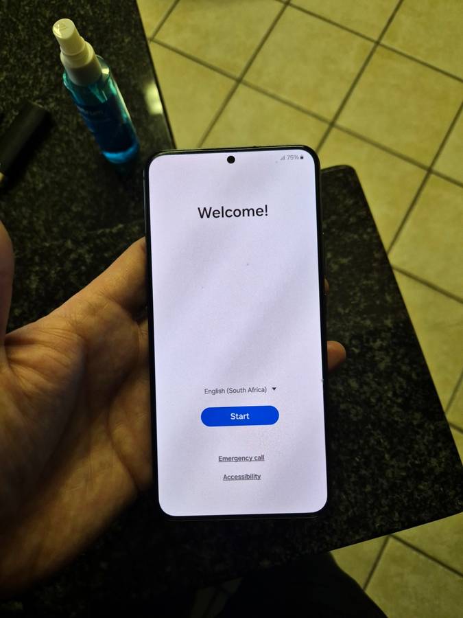 ***IMMACULATE*** Samsung Galaxy S22 PLUS  5G 256 GIG DUAL SIM!