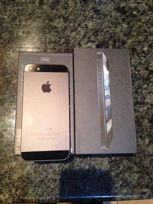 *** iPhone 5 64GB (Black & Space Grey) - Excellent Condition!! *** Late Entry!! ***