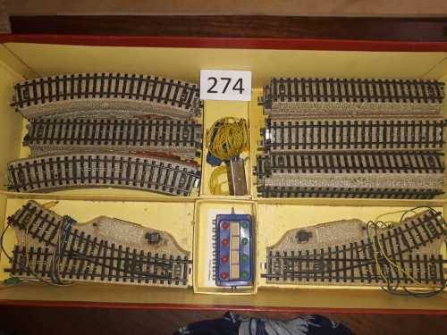 Marklin SK 809N (3207) SK 800 Passenger Set - Complete in Box with tracks - "HO" All Metal